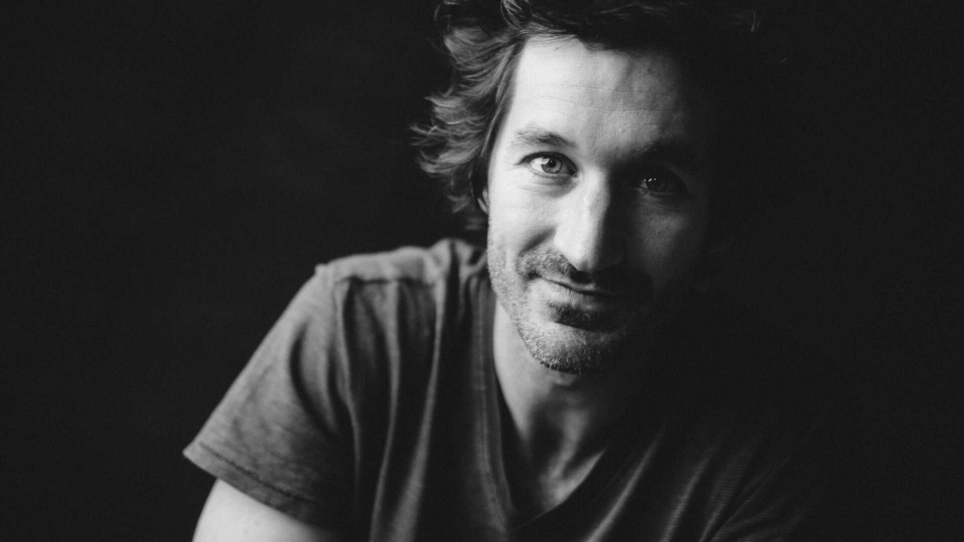 Singer-songwriter Griffin House